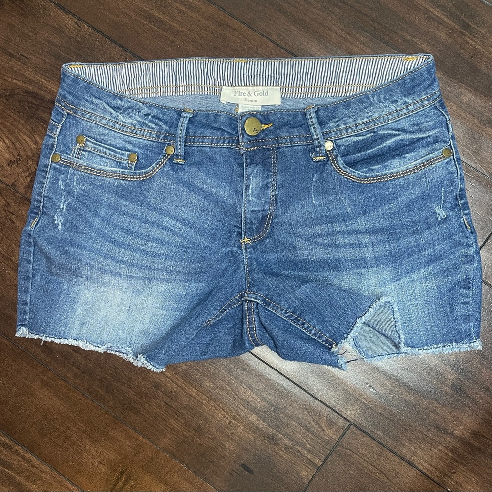 Fire & Gold Denim 5 pocket Shorts frayed hem
